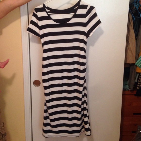 Liz Lange Maternity Dress
