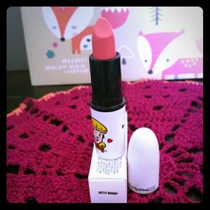 MAC Betty Bright