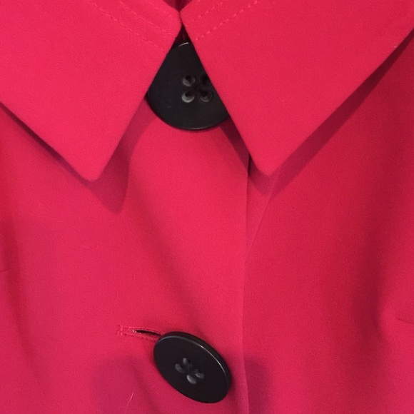 Red suit - Picture 2 of 3