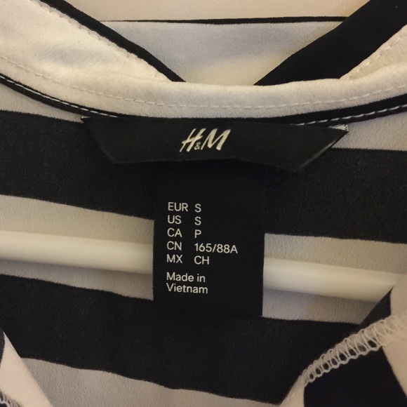 Black and White striped, short sleeve! - Picture 2 of 2