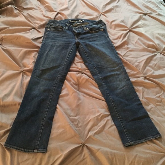 Distressed Capri Jeans