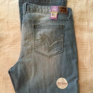 NWT LEI slim bootcut jeans