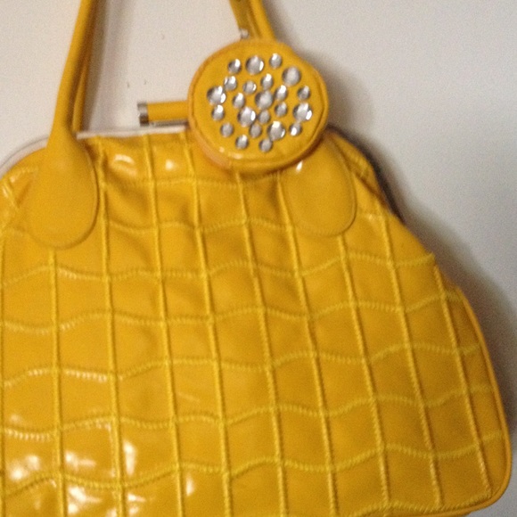Purse - Picture 2 of 4
