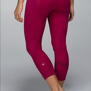 Lululemon Run Inspire Crops Bumble Berry Striped