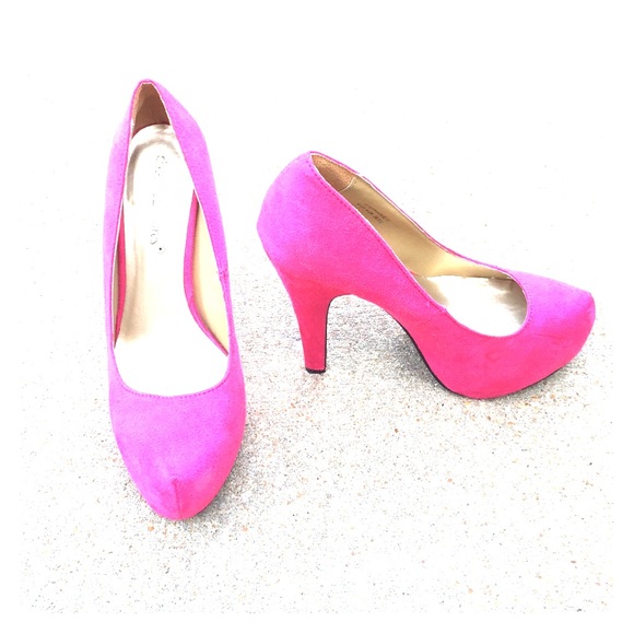 Hot pink pumps!
