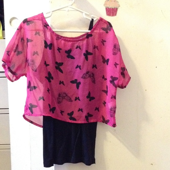 Pink butterfly crop tops w/ tank top🌷