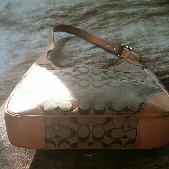 COACH PURSE - Picture 3 of 4