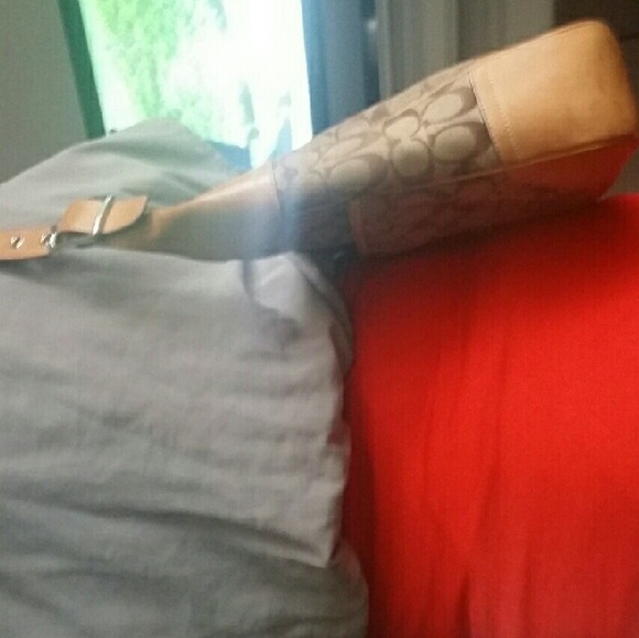 COACH PURSE - Picture 4 of 4