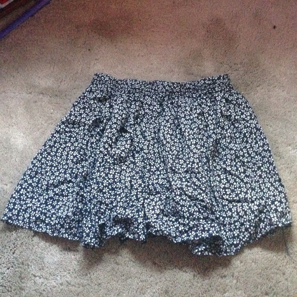 Brandy Melville Floral Skirt