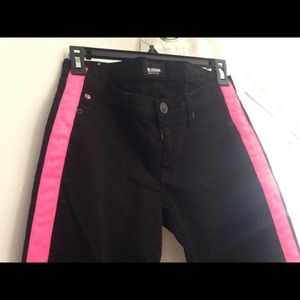 Hudson Tuxido skinnies 24 mid rise