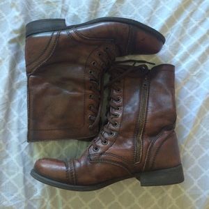 Steve Madden Troopa boots- In search of a new life
