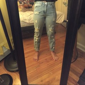 Ripped jeans high waisted