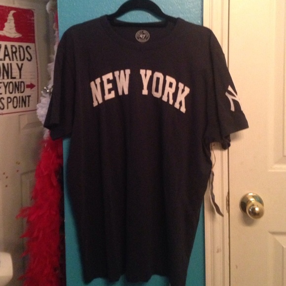 Yankees tshirt