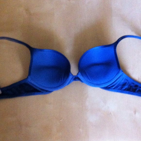 ❌SOLD❌VS Very Sexy Push-up - Picture 2 of 3