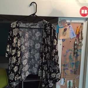 Brandy Melville floral kimono