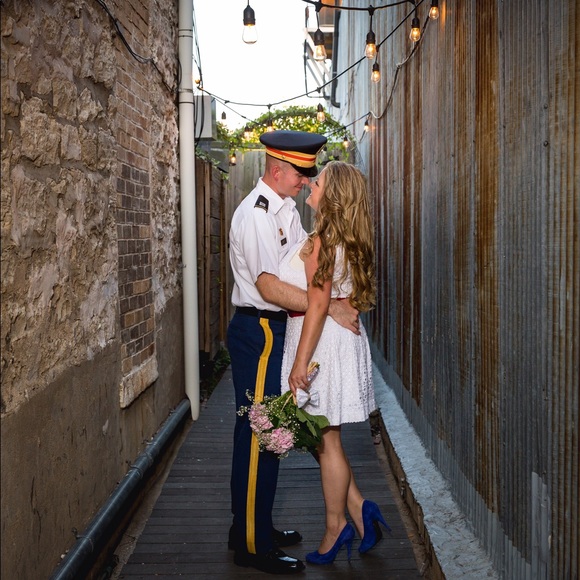 Follow me @4Lindz 😘❤️💋💃🏼🍷 - Picture 5 of 8