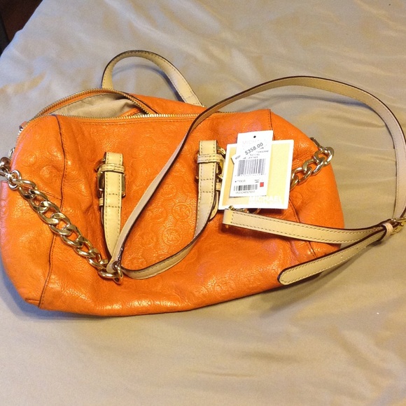 A beautiful Authentic Michael Kors bag for sale!!!