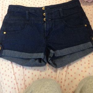 High wasted shorts🌺