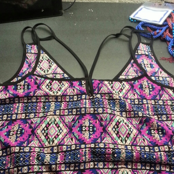 Crop top - Picture 2 of 3