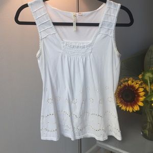 White Anthropologie tank w/ pretty details. SizeXS