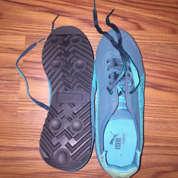 Shoes - Picture 2 of 3