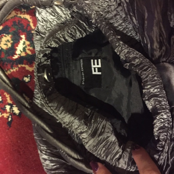 Clearance ❣️Silver bow bag! - Picture 3 of 3