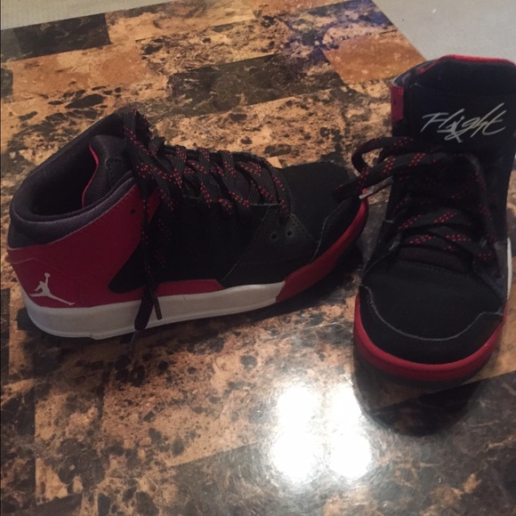 Jordan 1Y shoes red and black