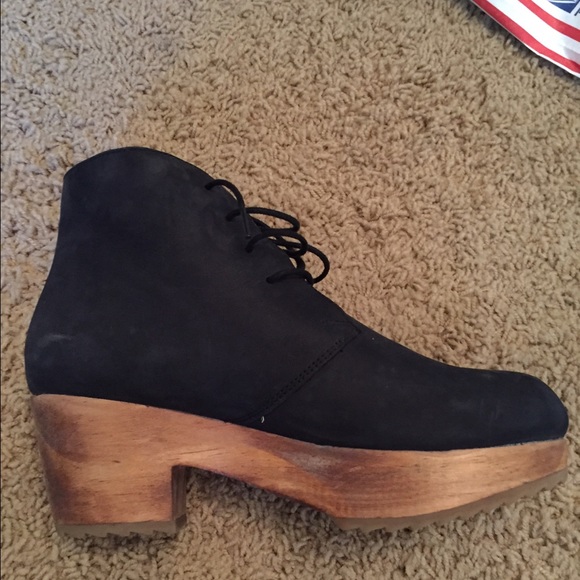 Urban outfitters clog boots