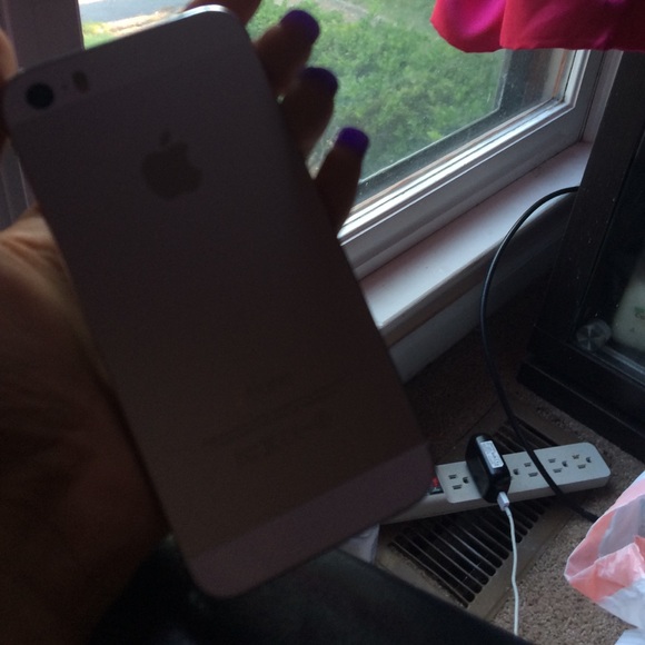 IPhone 5s - Picture 2 of 3