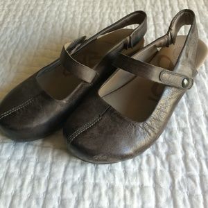 OTBT strap back shoe