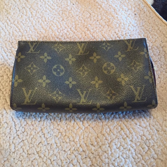 Louis Vuitton Accessories - Louis Vuitton make up bag
