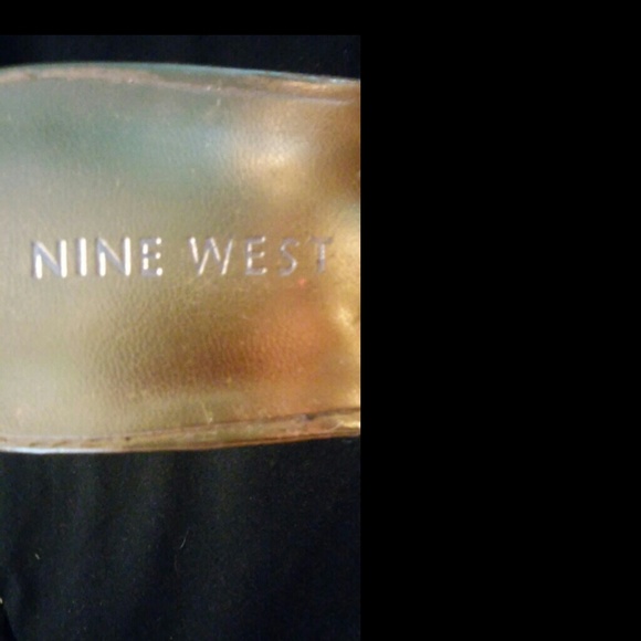 Gold heels! - Picture 2 of 3