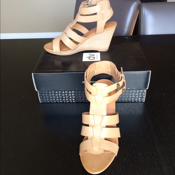 DV Dolce Vita Pickwick Wedge 6.5