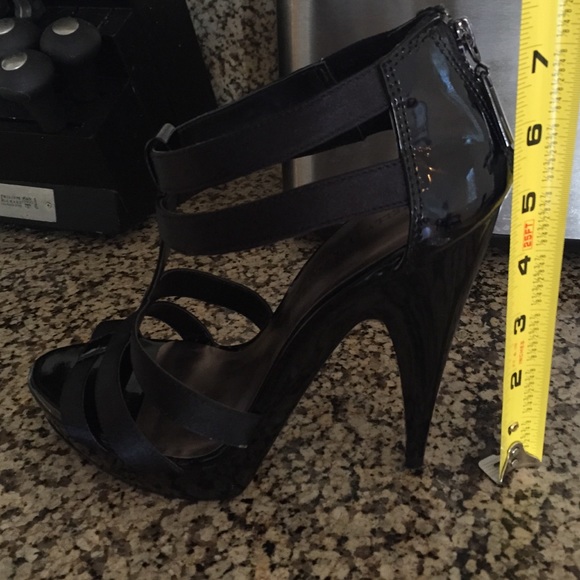 Black strapped heels - Picture 4 of 4