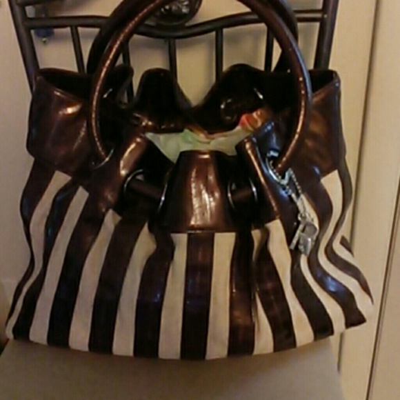 Large purse - Picture 2 of 3