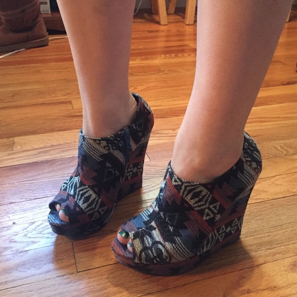 Tribal wedge