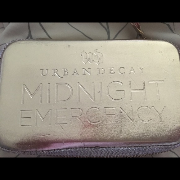 Urban Decay eyeshadow pallet