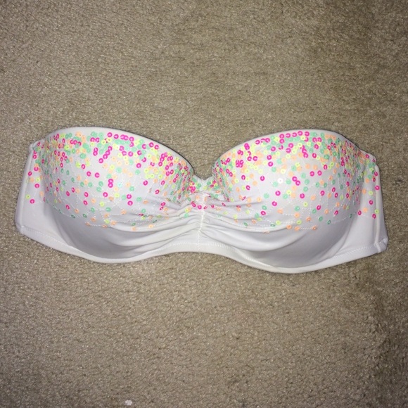 VICTORIAS SECRET BATHING SUIT TOP
