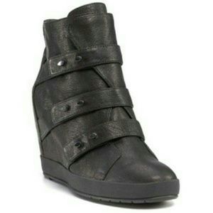 NWOT Eileen Fisher Peg Wedge Boot