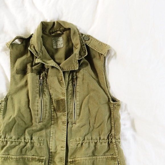 Military Sleeveless Vest