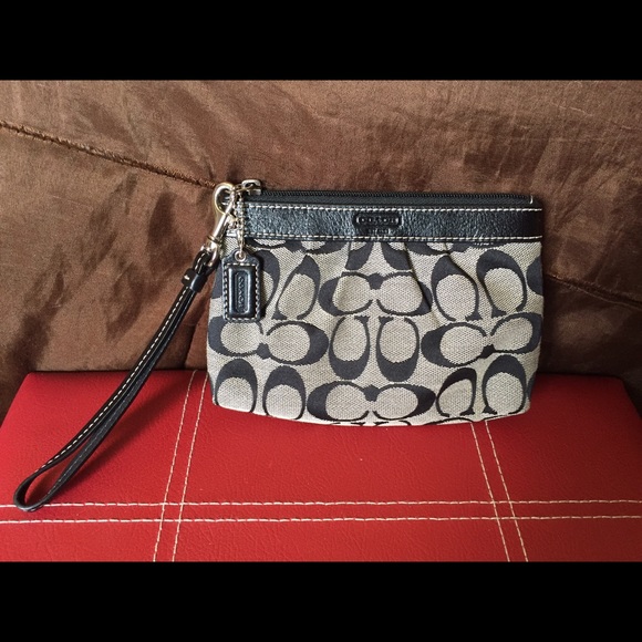 Coach wristlet - Picture 1 of 3