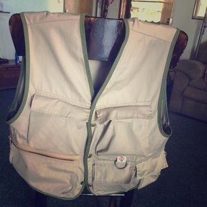 Fishing vest