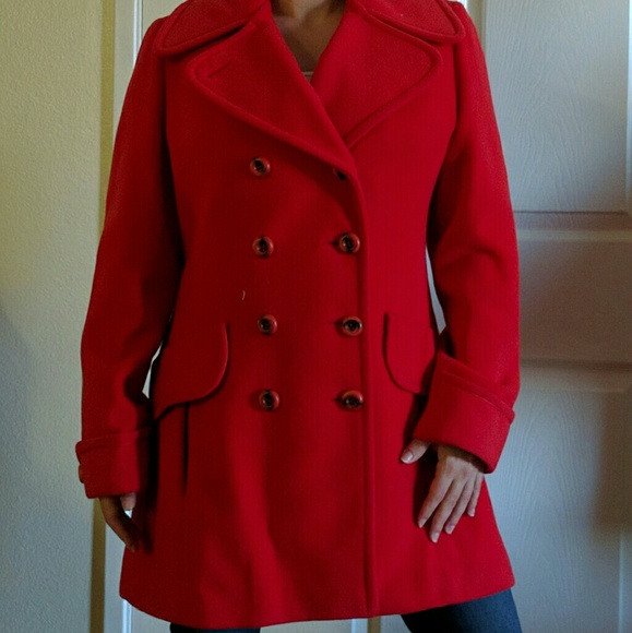🎆 MUST SELL! MAKE ME AN OFFER. 🎆 Red peacoat