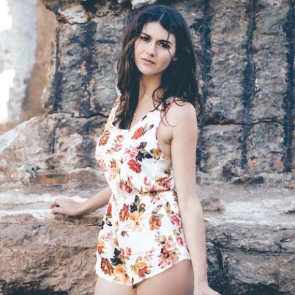 ROMPER - Picture 2 of 3