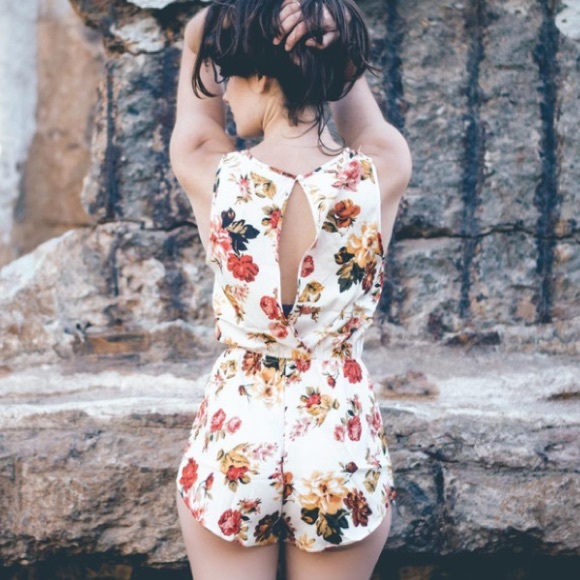 ROMPER - Picture 3 of 3