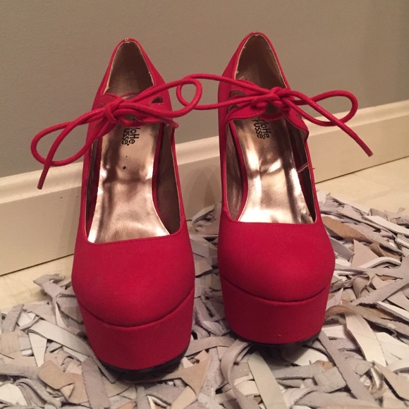 Red Pumps - Picture 2 of 4