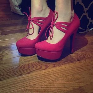 Red Pumps