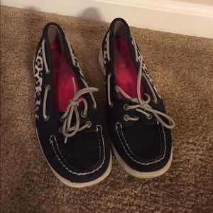 Leopard Sperry's size 7.5