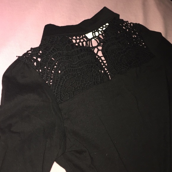 Crop top - Picture 2 of 2
