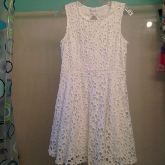 White Floral Dress NWT - Picture 2 of 4